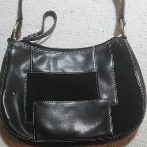 Elegant Black Leather Shoulder Bag